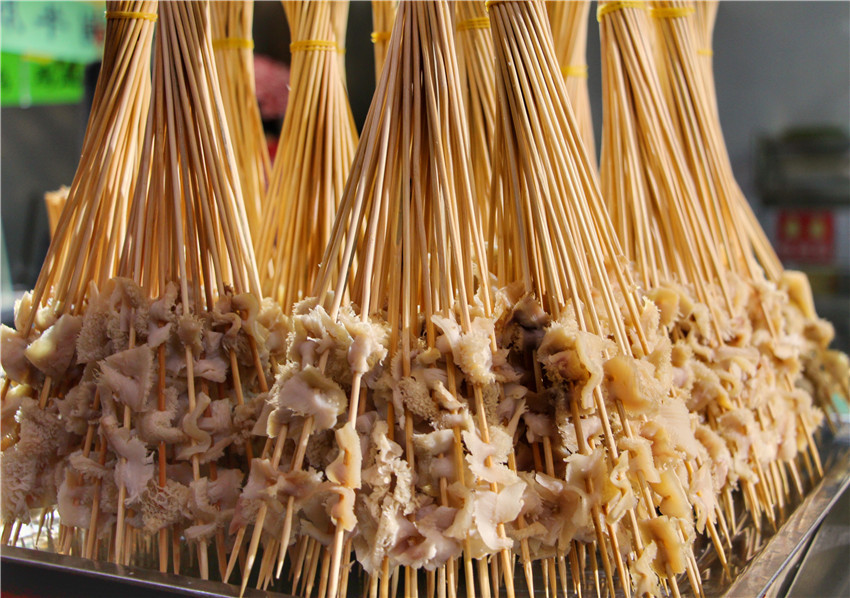 开封特色小吃桶子鸡,开封著名的小吃一条街在哪里