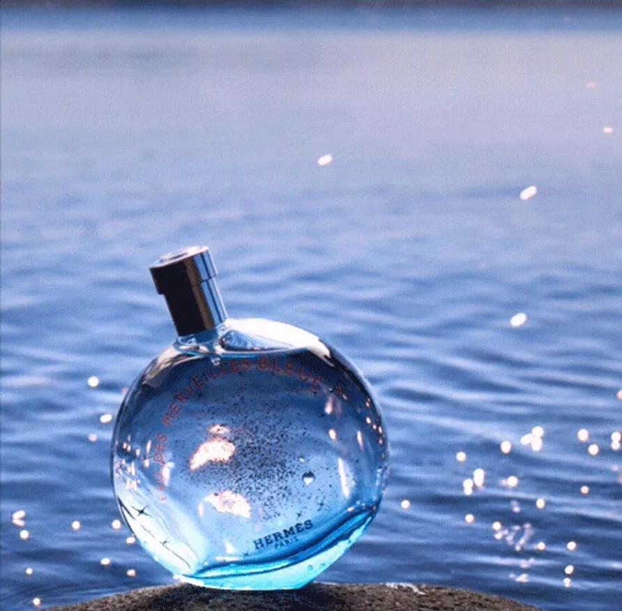 大年初一拜年发烟,大年初一喷迪奥香奈儿