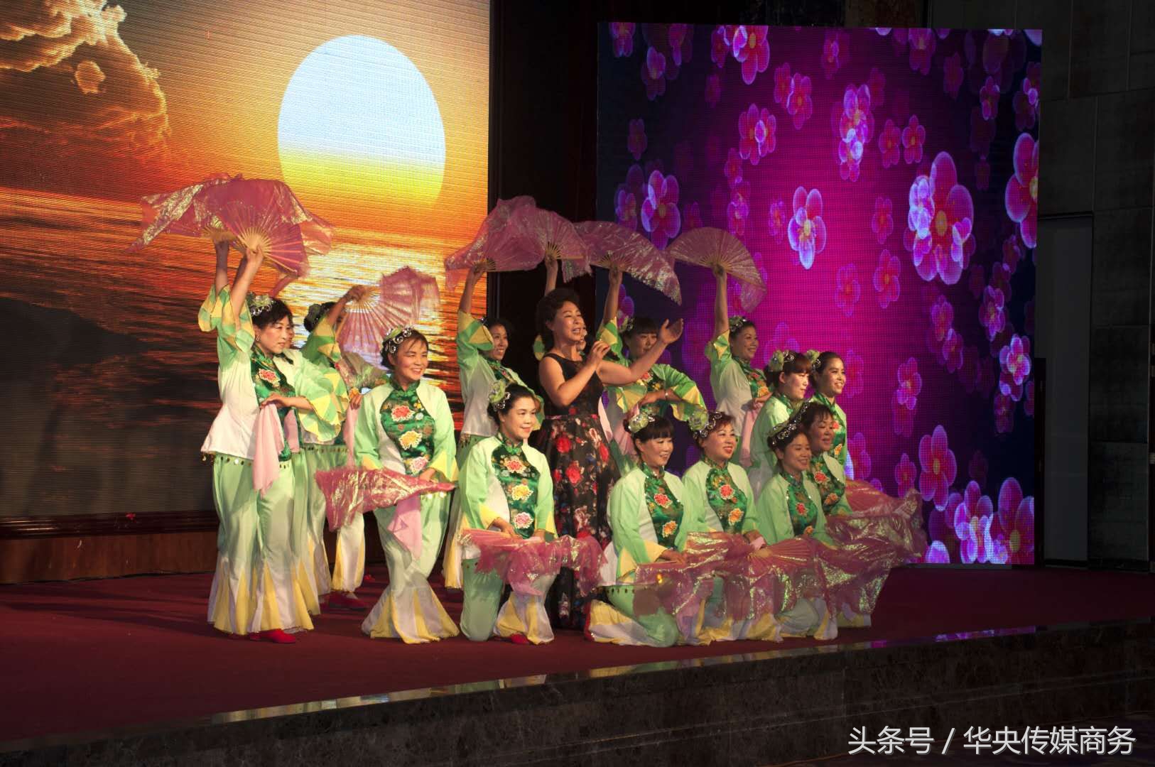 2018中国梦一家亲春晚暨潍坊筑梦艺术团成立和齐鲁团表彰晚会举办