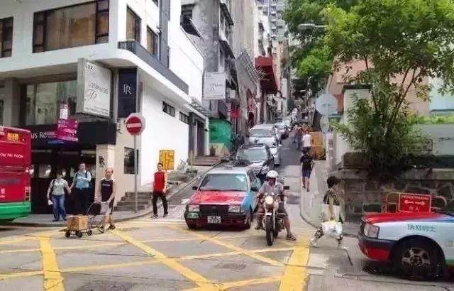 现实中的香港什么样,香港的真实社会