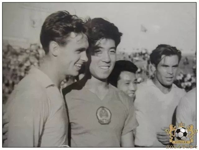 津门足坛双百颂张亚男,津门足坛双百颂书籍