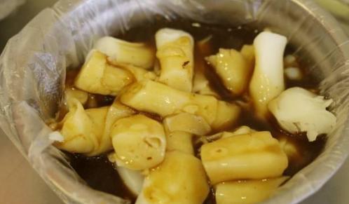 一碗牛杂能在夜市立足几十年,牛杂记忆深处的味道