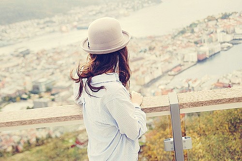 她烧的香，被人拔了，会影响她今年的运势吗？