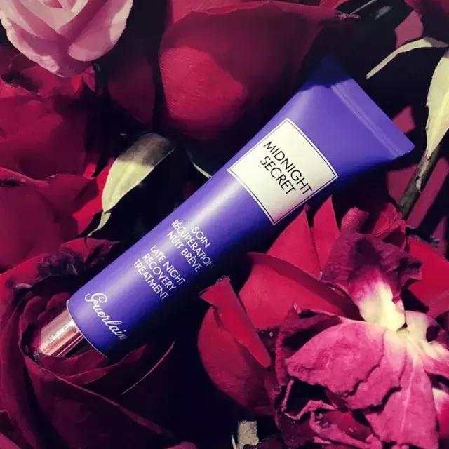 林允用的带法令纹面膜,林允用的意大利面膜