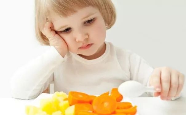 小儿肚子积食腹胀推拿手法,小儿积食的症状和解决方法