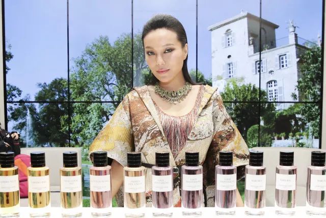 dior棣欐皼涓栧,杩ゥdior鐪熸垜棣欐皼