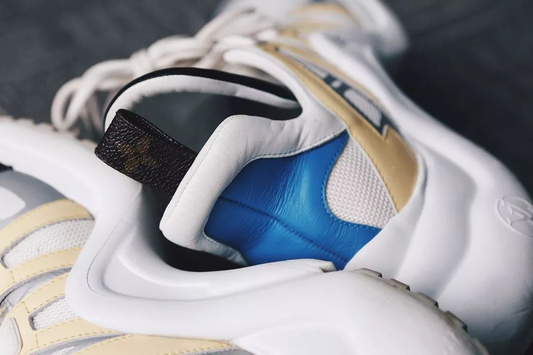 louisvuitton丹宁色运动鞋,louisvuitton老爹鞋多少钱