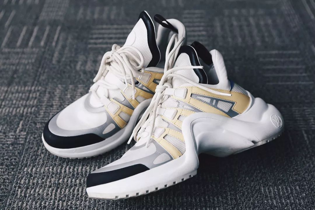 louisvuitton丹宁色运动鞋,louisvuitton老爹鞋多少钱