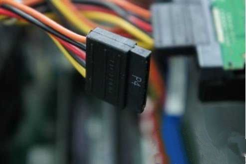 三星ssd固态硬盘怎么安装,ssd固态硬盘怎么安装