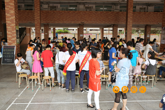 师生办社团活动开放日展示特长