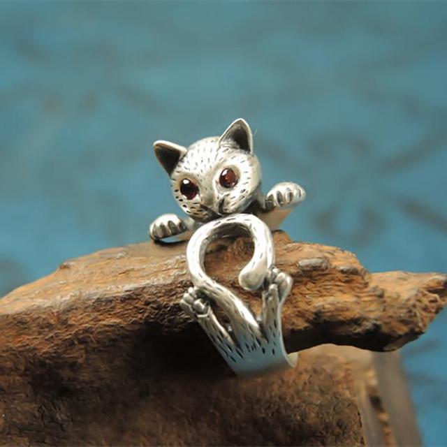 以前很想要一个戒指现在自己买了,去买一枚自己喜欢的戒指