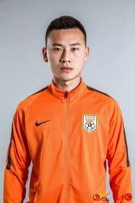 在中国如何建立一支职业足球队,给你一亿资金打造一支球队