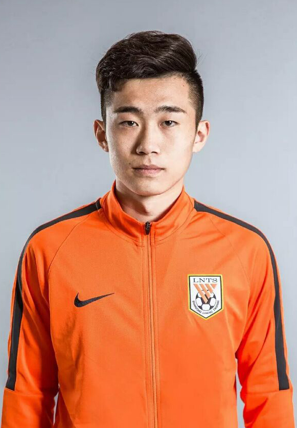 在中国如何建立一支职业足球队,给你一亿资金打造一支球队