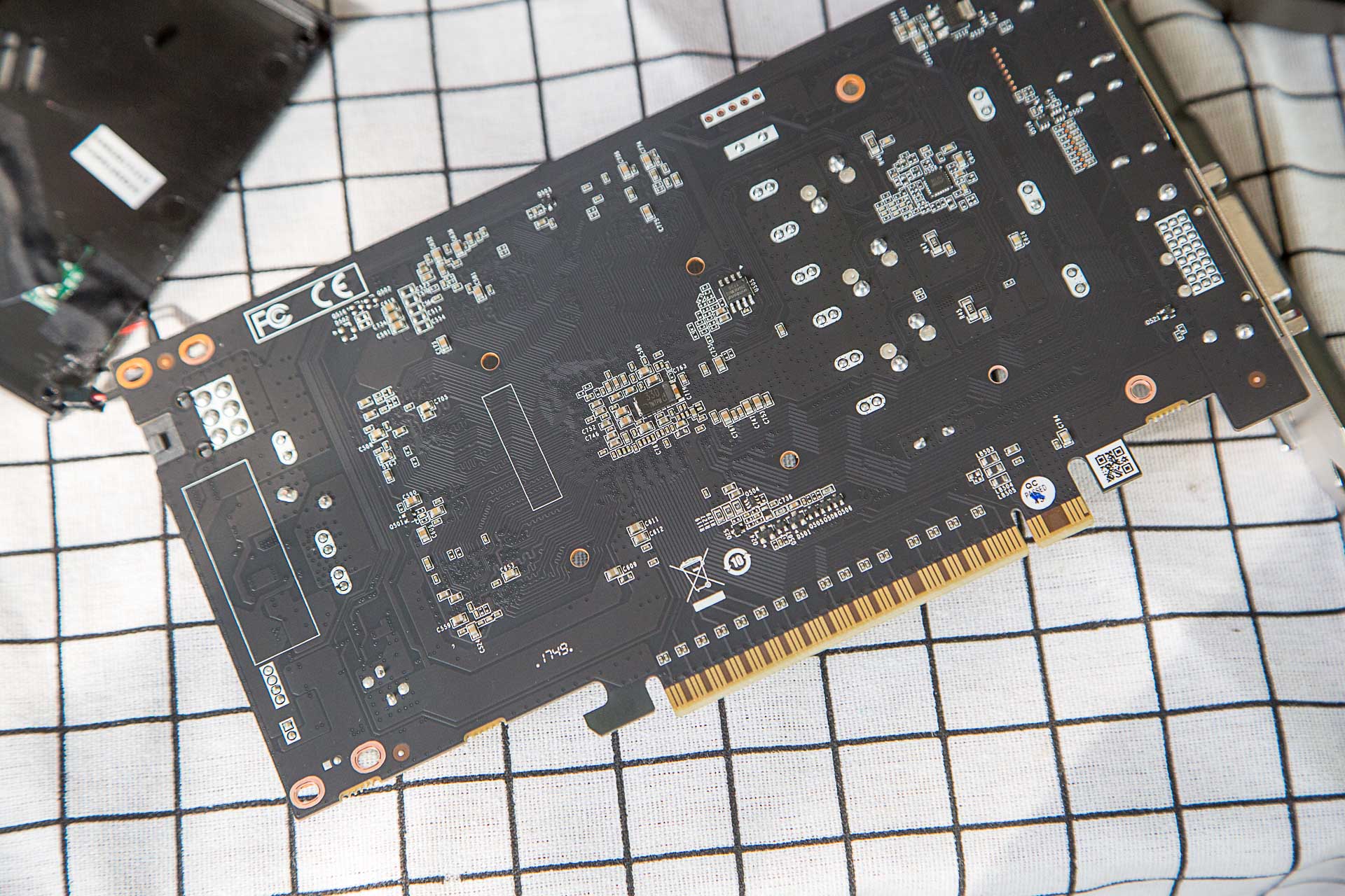 铭瑄gtx1050ti终结者评测,i38100加1060吃鸡评测