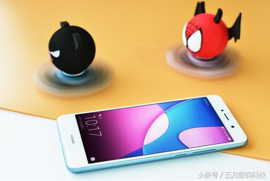 华为历代手机荣耀系列,华为手机荣耀系列最早的