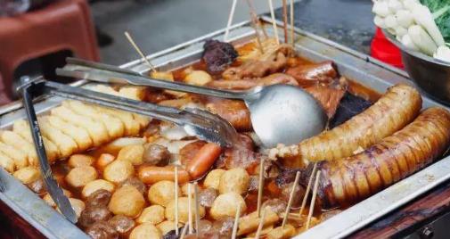 一碗牛杂能在夜市立足几十年,牛杂记忆深处的味道