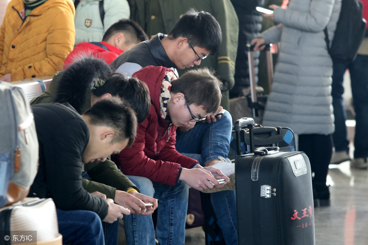 低头看手机脖子难受怎么办,低头看手机颈部不适怎么办