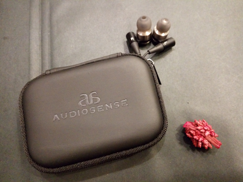 音色不俗还可换线,AUDIOSENSETK160动圈监听耳机