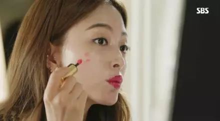 唇颊两用美妆太适合懒人了！买了绝对不浪费