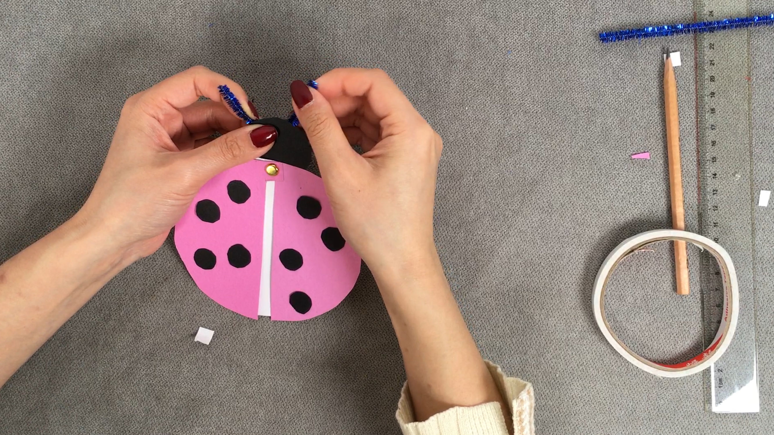 做一张昆虫备忘录卡片三年级,给小朋友做一副超级好玩的贺卡