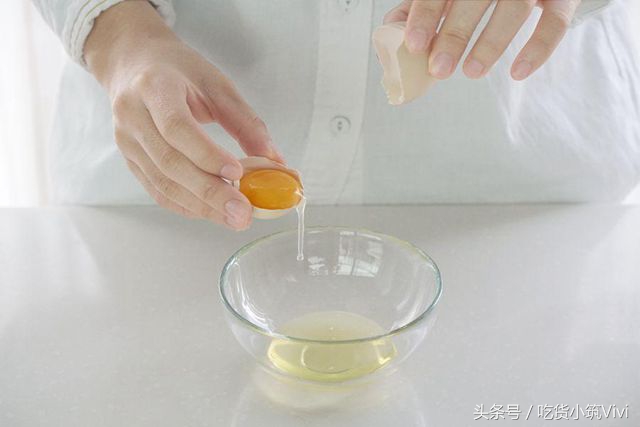 烘焙蛋清分离手法,烘焙分蛋怎么分快一点