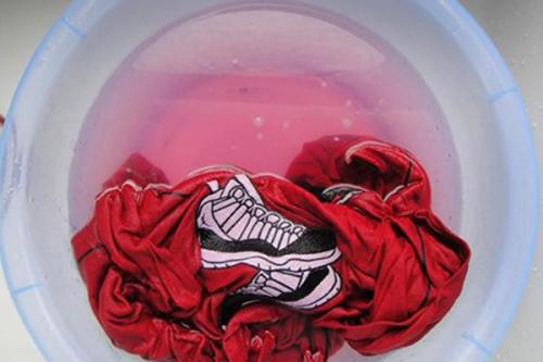 大家衣服一般穿多久才能扔掉,衣服应该多久扔一次