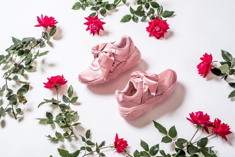少女心爆棚的校园风运动鞋,初恋感粉色穿搭推荐
