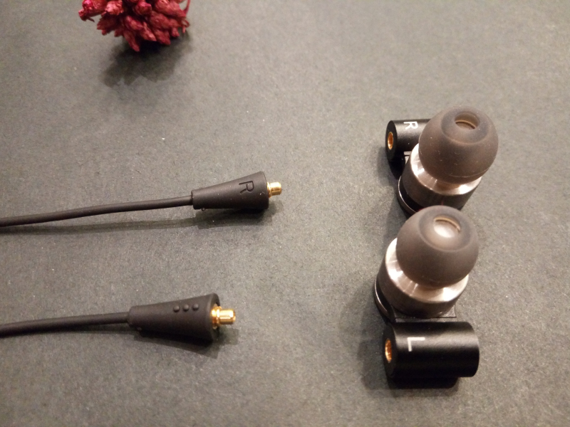 音色不俗还可换线,AUDIOSENSETK160动圈监听耳机
