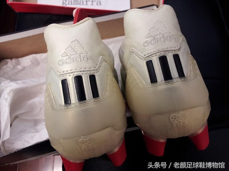 全是套路，塑料毛线组装在一起卖2000，解密足球鞋生产成本的秘密