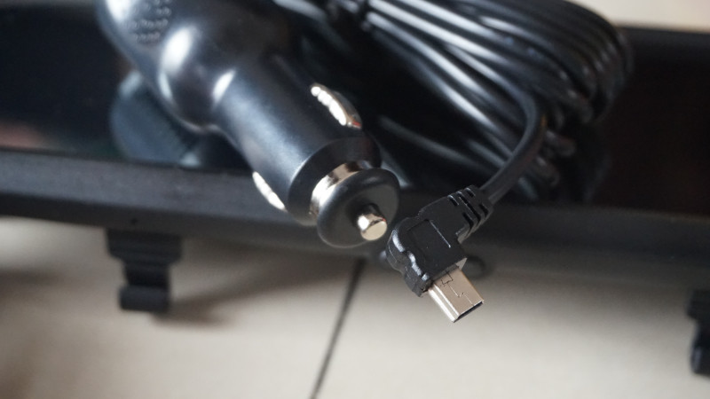 全面屏与后视镜的组合，威路特M8带来更安全的行车体验