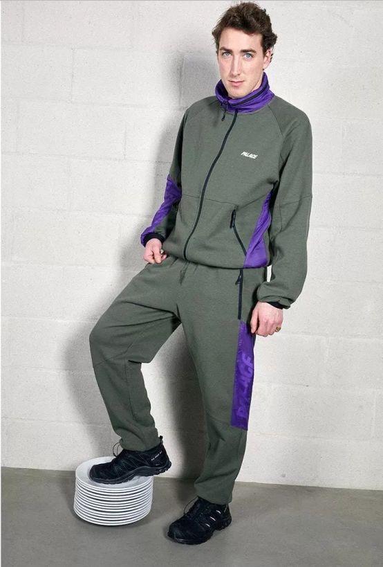 想骚还能买得起,开学这么穿让你成功撩到学妹哦