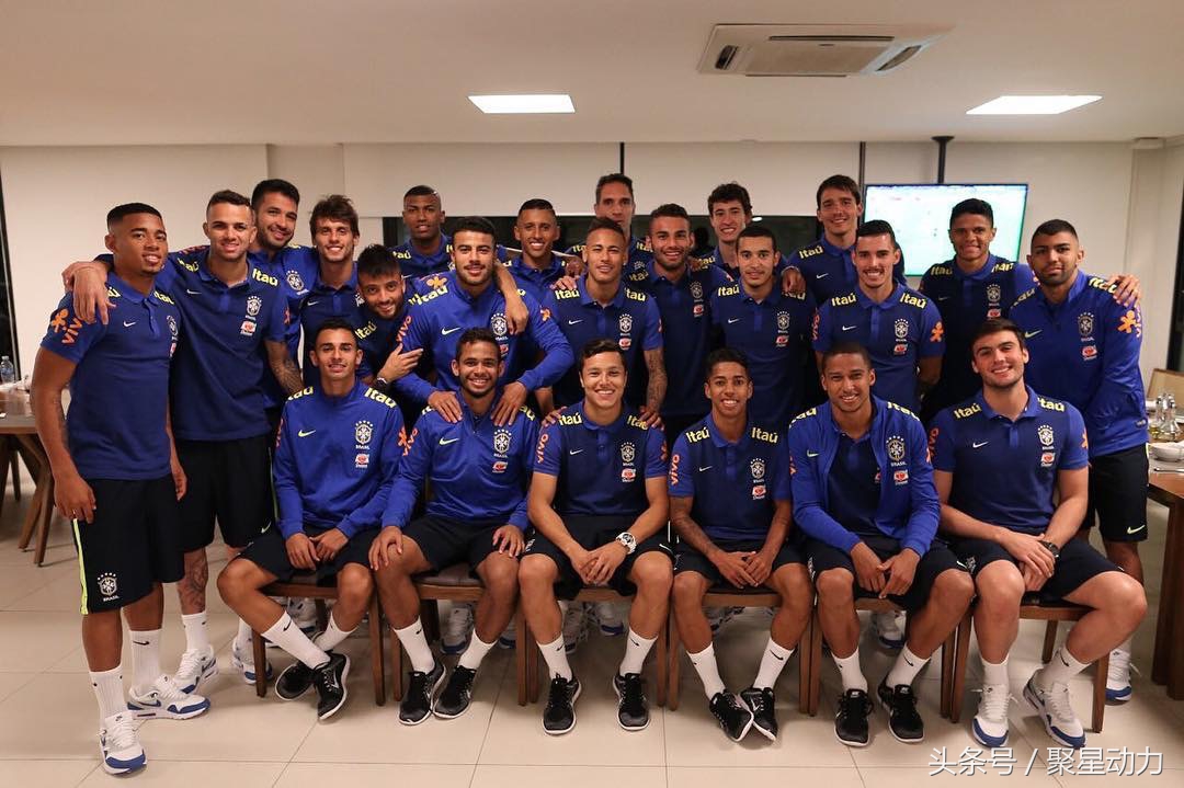 桑托斯22-23赛季妖星,桑托斯内马尔卡塞米罗