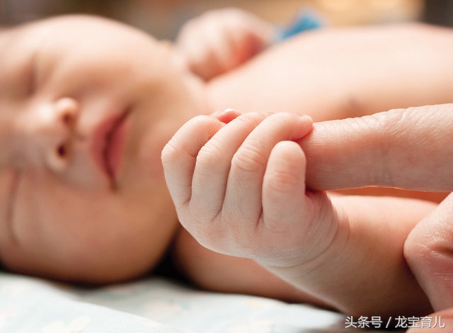 宝宝出生后第一周体重增长标准,宝宝出生第一个星期体重下降多少