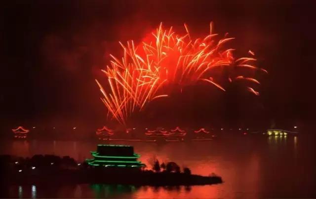 元宵节看花灯的景点,今年元宵值得去玩的地方