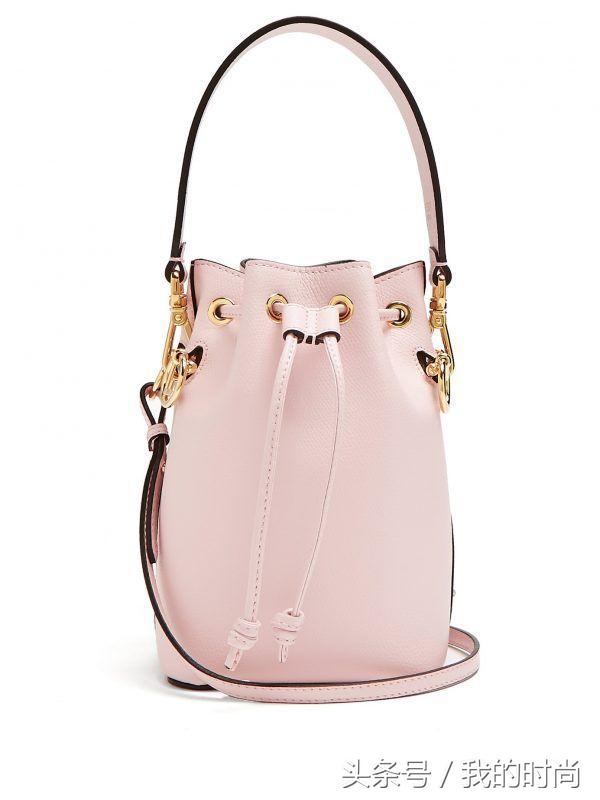 今季必备Fendi水桶袋实用又可爱，章子怡高俊熙中韩女星都爱