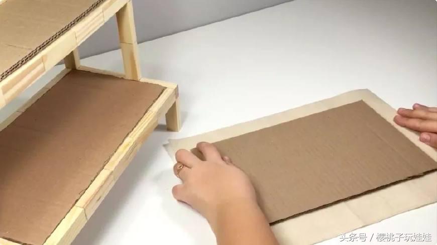 自己动手diy芭比娃娃,手工diy给芭比做小屋