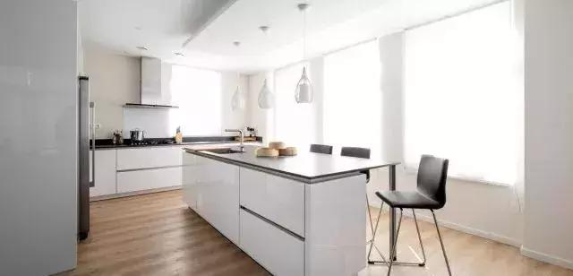 娴峰瑁呬慨鍒嗕韩,鍥藉寤虹瓚瑁呬慨鍒嗕韩