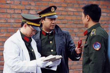 中国手枪54式怎么用,中国使用的四弹冲锋枪