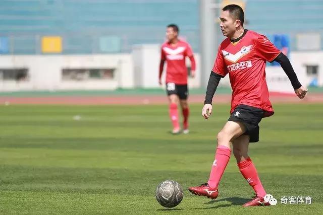 当你摸着肚腩琢磨十五吃啥的时候烟台威海的球队已经到达战场