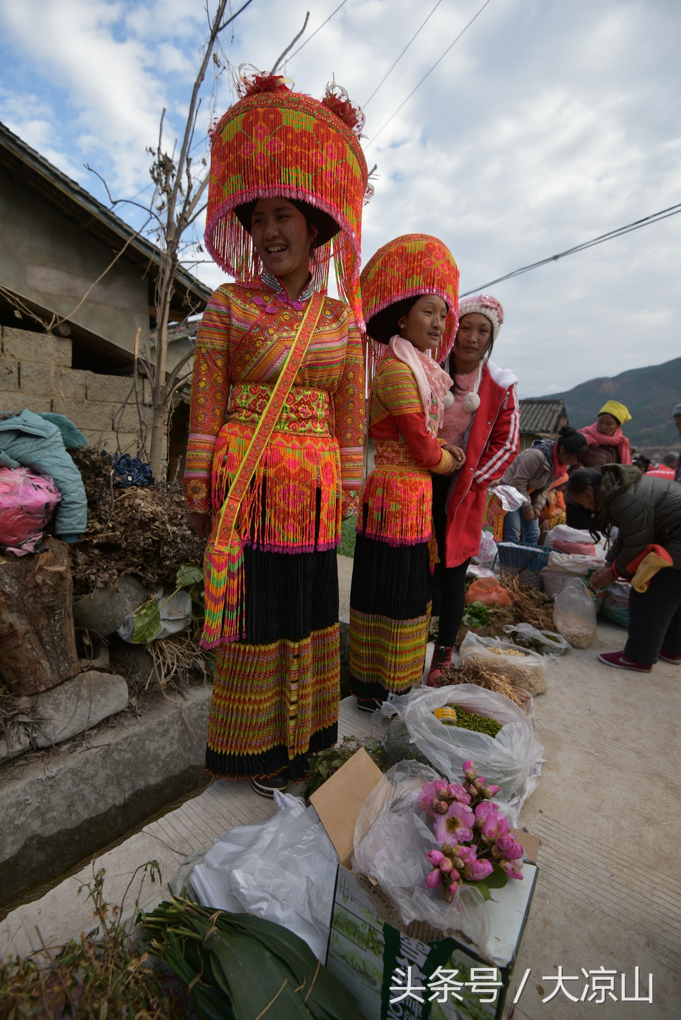元宵节,是凉山传统农具交易日——德昌赶草坝场看你能认识多少农具?