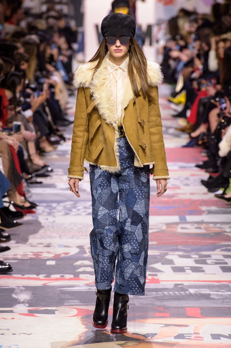 dior成衣秀经典,dior2018秋冬时装复古巴黎郊区