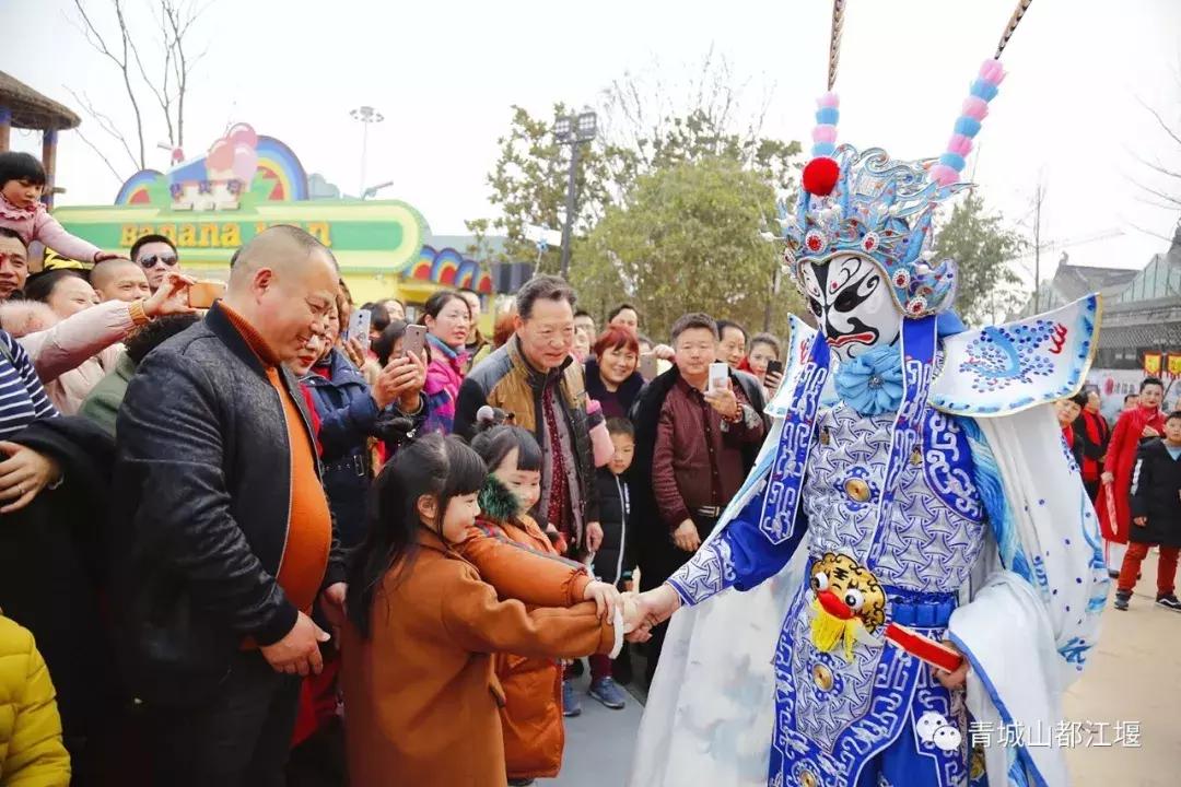 正月十五元宵去哪儿闹?到都江堰来一场美轮美奂的赏灯之旅~凑完这场热闹,年才算过完!