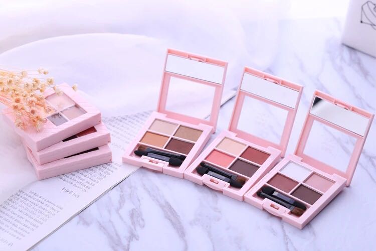 黄皮实用便携眼影盘,四色眼影盘便携一体盘