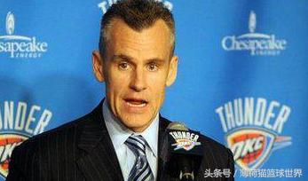 恩比德对阵篮网砍下26分,恩比德70分18篮板76人