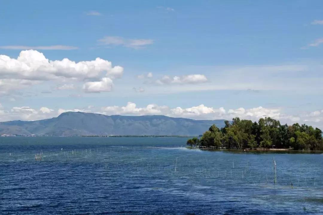自驾游怎么穿越雪谷,自驾穿越雪地雾凇视频