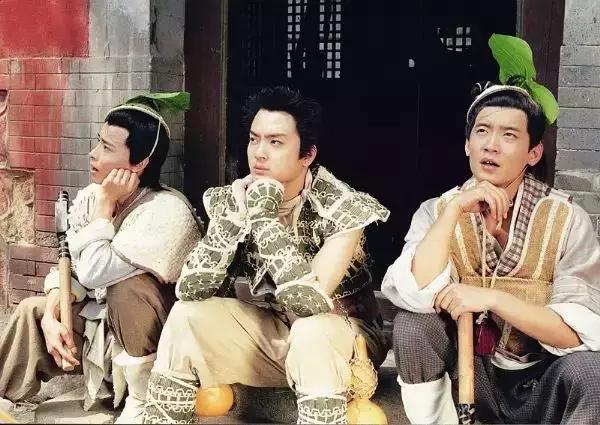 武林外史白飞飞为什么毁朱七七容,武林外史白飞飞被朱七七气得吐血