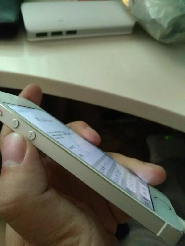 网友出售捡来苹果5S引近千评论成火爆话题