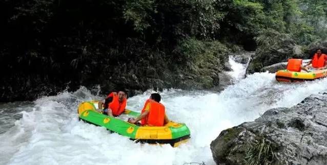 来一趟重庆带什么好,如果有朋友来重庆你会带他去哪