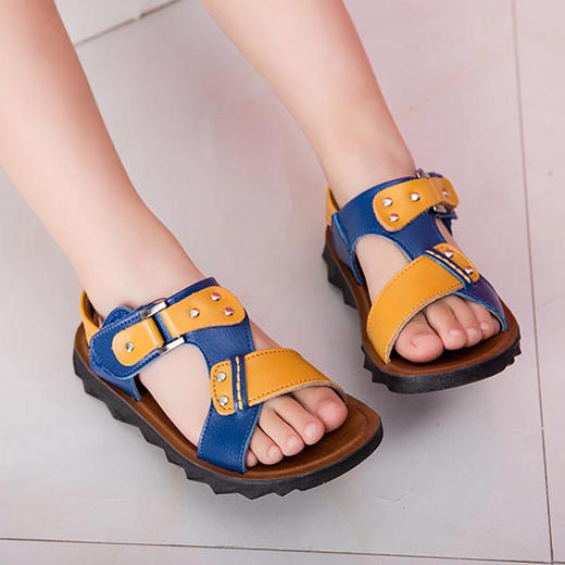 给孩子穿上舒适的鞋,宝宝脚厚可以穿的鞋子夏天