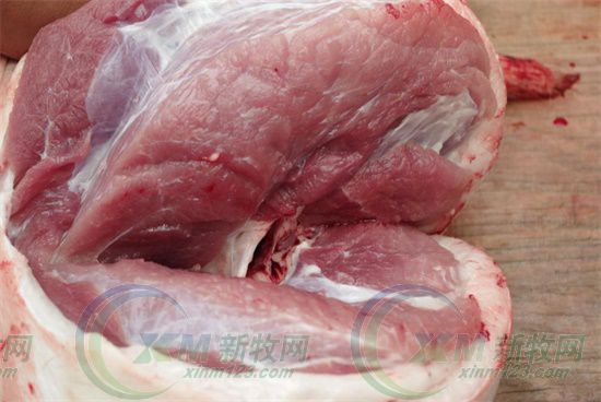 屠宰场杀猪的情况,生猪屠宰场杀猪实拍